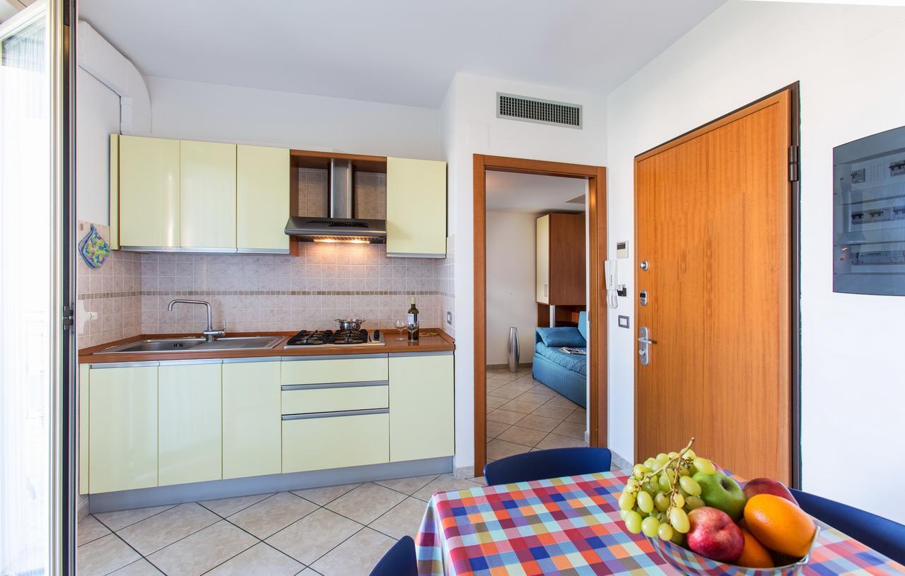 Residence Il Girasole 1 Alba Adriatica Exterior photo